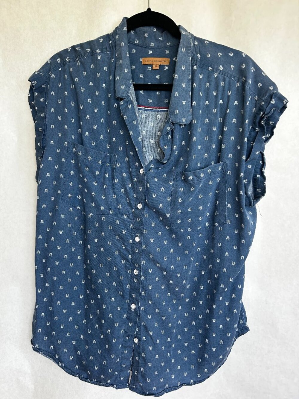 Jack’s Girlfriend Blue Leaf Print Button-Down Shirt XL